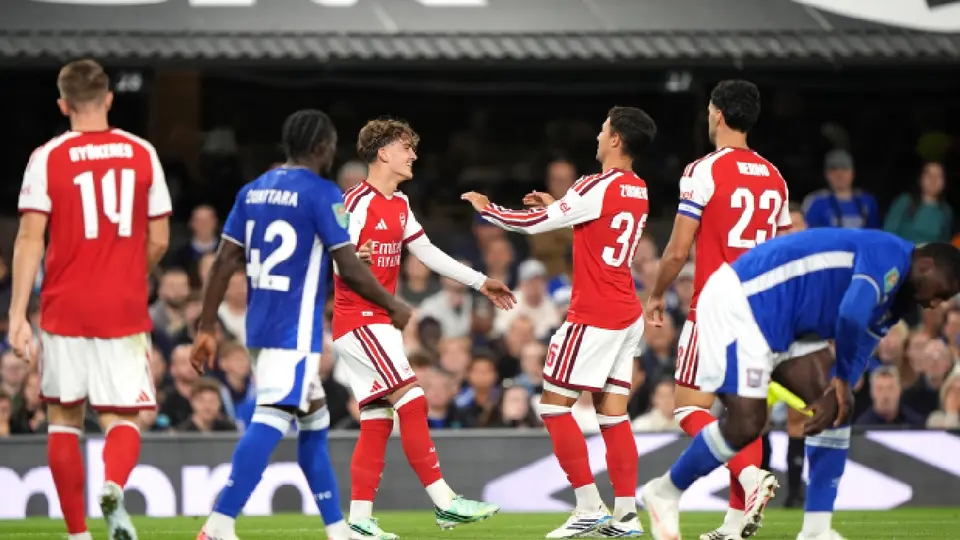 Arsenal ante Ipswich en la Crabao Cup | AP