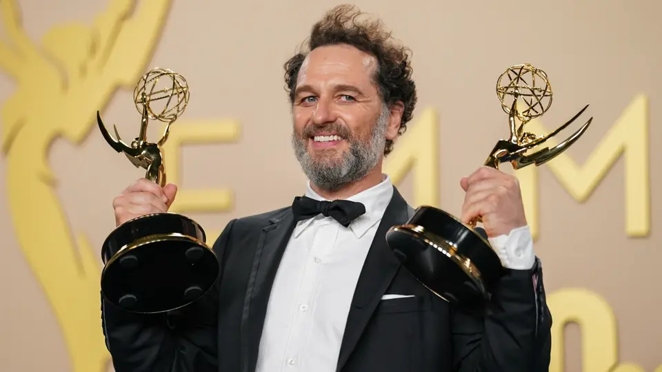 La edición 2026 de los Emmys reunió a producciones de drama, comedia, miniserie, reality y variedades./ AP