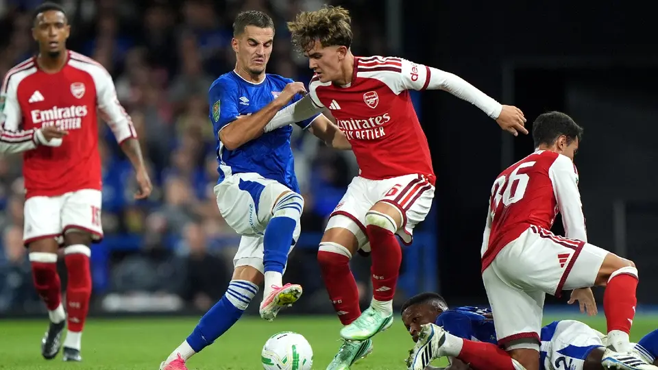 Arsenal ante Ipswich en Carabao Cup | AP