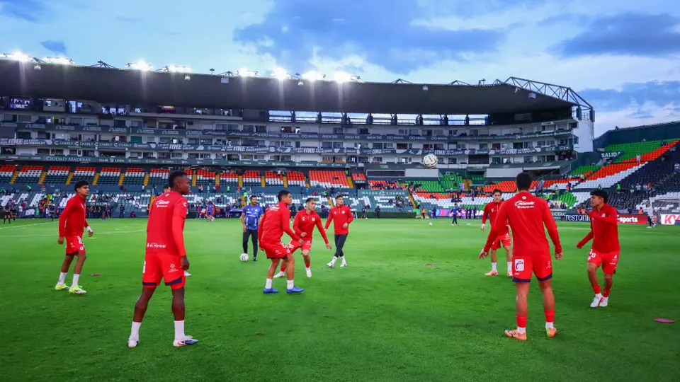 Atlético de San Luis calentando previo al partido | MEXSPORT