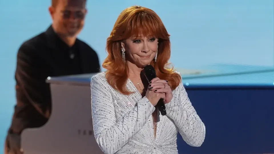Actores, actrices, productores y creativos desfilaron por una nueva edición de los Emmys./ AP