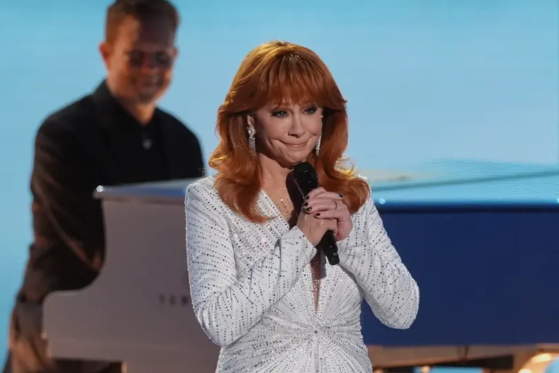 Actores, actrices, productores y creativos desfilaron por una nueva edición de los Emmys./ AP