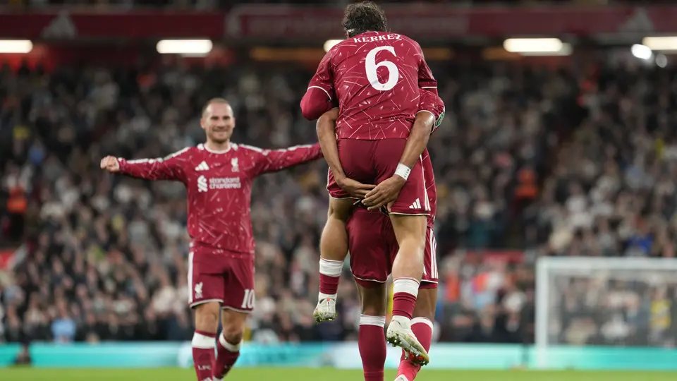 Liverpool vence a Tottenham en Anfield | AP