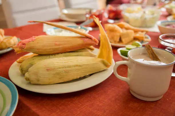 Los tamales también forman parte de los platillos tradicionales que suelen acompañar las celebraciones del 15 de septiembre./ Pixabay