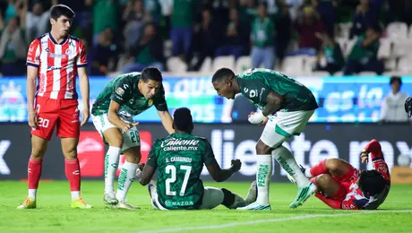 León vuelve al triunfo con doblete de Cambindo sobre Atlético de San Luis