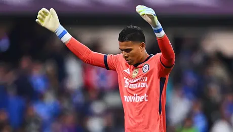 ¿Punto débil? Kevin Mier enfrentará Inter Miami con paso irregular en Cruz Azul