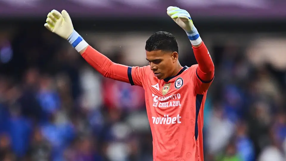 Kevin Mier en celebración con Cruz Azul en la Liga MX | MEXSPORT