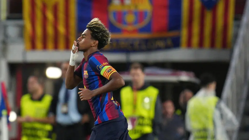 Lamine Yamal en celebración con Barcelona | AP