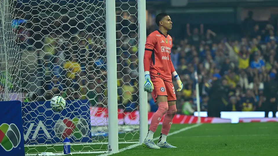 Kevin Mier en partido con Cruz Azul en la Liga MX | IMAGO 7