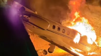 Avión se incendia tras aterrizar en Brasil: cantante y 7 personas sobreviven