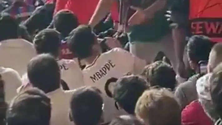 ¡Infiltrados! Aficionados del Real Madrid fueron captados en el encuentro de Champions del Barcelona