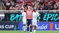 Chicharito Hernández regresa a la titularidad con Chivas ante Pumas