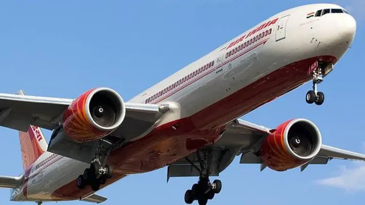 Un vuelo tuvo que regresar a Chicago tras 10 horas en el aire... ¡y todo por los baños tapados!