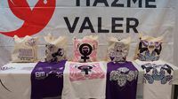 Reclusos arman playeras y bolsas para para conmemorar el Día Internacional de la Mujer