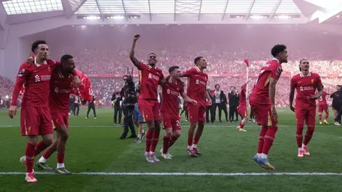 ¡Inglaterra es rojo! Liverpool se proclama campeón de Premier League al golear a Tottenham