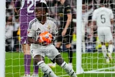 Tras derrota de Real Madrid, Vinicius manda mensaje que molesta a la afición