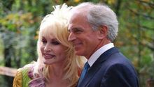 Muere el esposo de la cantante Dolly Parton a los 82 años de edad