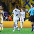 ¿Qué marcó el 'Gato' Ortiz? Asistente le señaló falta de Tigres a Necaxa y el árbitro la pasó por alto