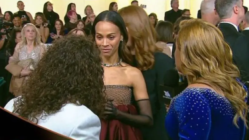Javier Ibarreche tras entrevistar a Zoe Saldaña en los Oscars: “Lo reitero Emilia Pérez no merece ningún premio”