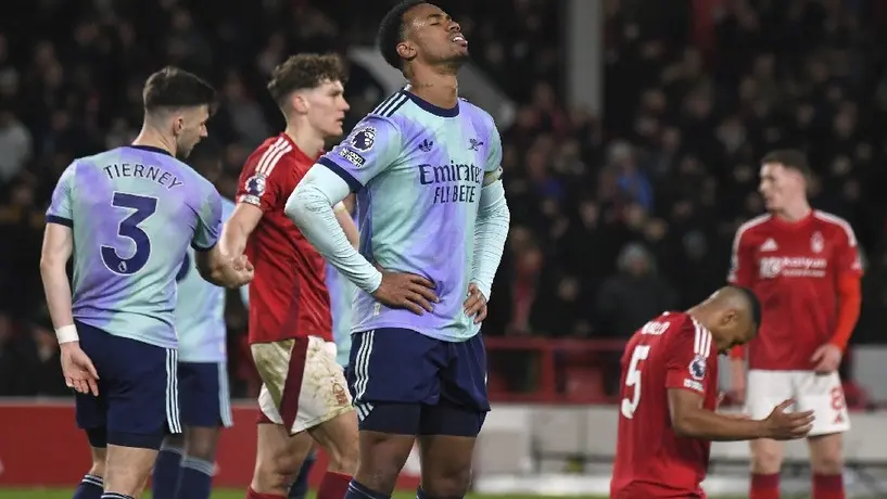 ¡Se aleja la Premier League! Arsenal empata con Nottingham Forest y pierde terreno con Liverpool