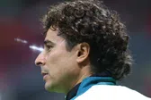 Guillermo Ochoa hace una gran atajada, pero le anotan de último minuto en empate del AVS