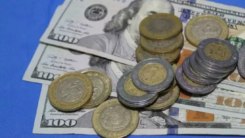 Precio del dólar hoy 14 de mayo: El peso mexicano arranca el día con ganancias