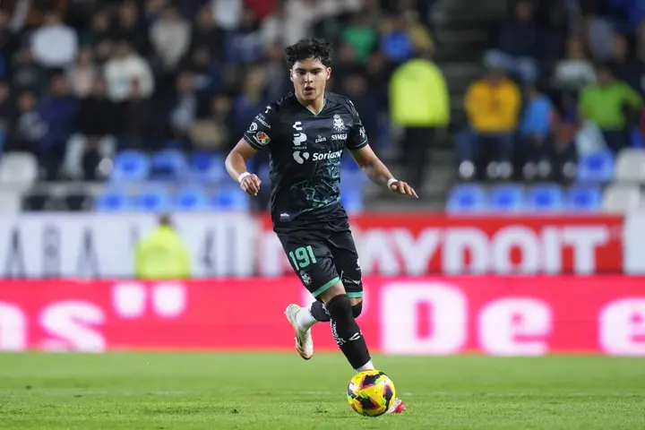 Stephano Carrilo en acción con Santos Laguna| IMAGO7