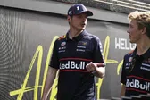 ¿Extraña a Checo? Max Verstappen cree que Liam Lawson "sería más veloz en Racing Bulls"