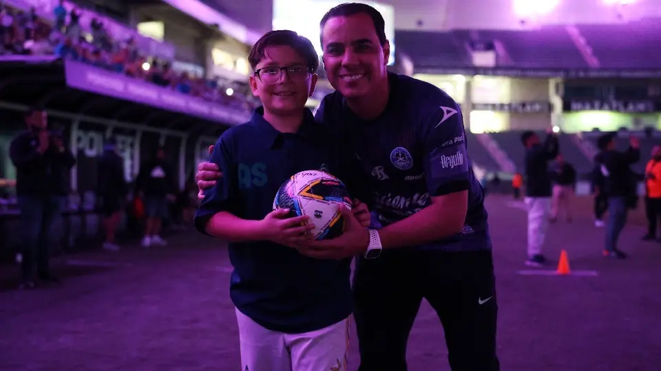 Mazatlán presume a Omar Bravo en El Encanto