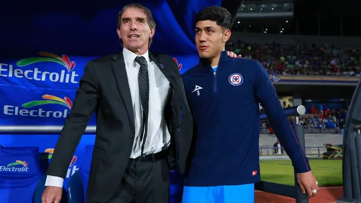 Guillermo Almada elogia al Cruz Azul tras derrota del Pachuca
