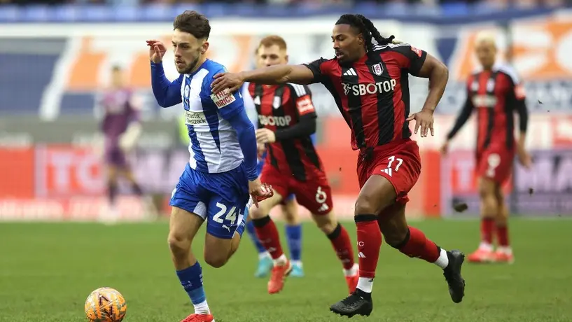 Fulham avanza en la FA Cup con un doblete de Muniz ante Wigan; Raúl Jiménez no jugó