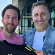 Lionel Messi posa con la playera de la Selección Mexicana gracias a Chaco Giménez