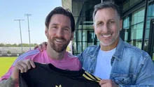 Lionel Messi posa con la playera de la Selección Mexicana gracias a Chaco Giménez