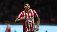 Alan Pulido se reencontró con el gol en su regreso con Chivas