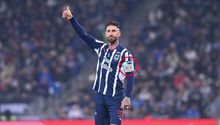 Sergio Ramos: ¿Por qué usó dos brazaletes de capitán en su debut con Rayados?