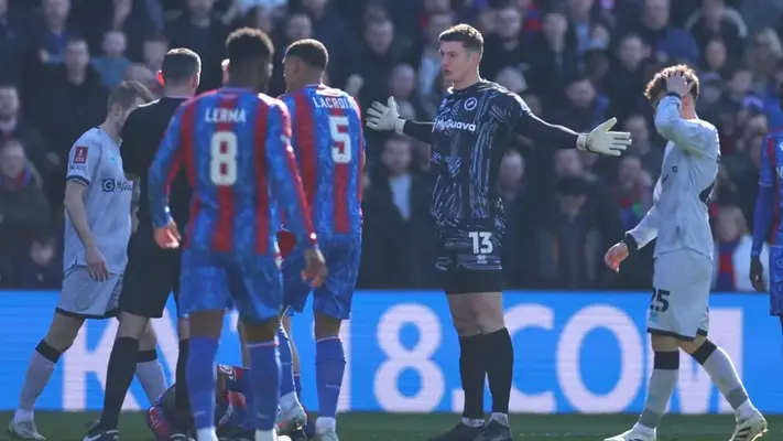 Liam Roberts, portero de Millwall que pateó en la cara a Mateta de Crystal Palace, recibirá dura sanción