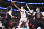 Miami Heat de Jaime Jáquez vence a los Chicago Bulls y se acercan a los Playoffs