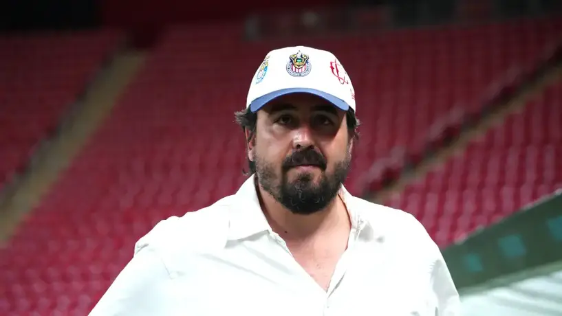 Amaury Vergara asistió a la concentración de Chivas para presentar a Javier Mier