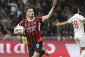 Milan rescata empate ante Fiorentina; Santiago Giménez salió lesionado