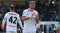 Santiago Giménez se reencuentra con gol en victoria de AC Milan ante Venezia