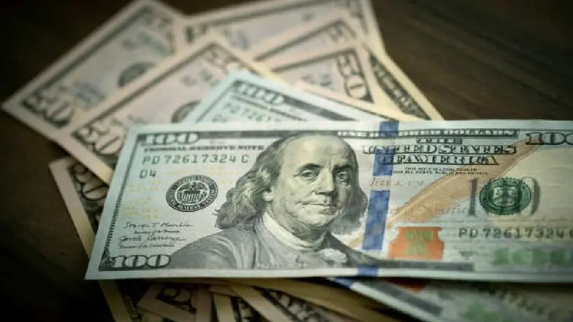 Precio del dólar hoy 8 de abril: El peso mexicano le descuenta centavos al billete verde