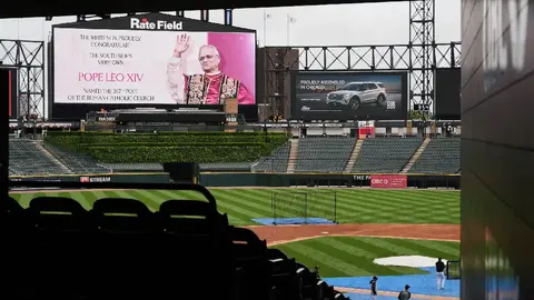 ¡Un lugar santo! White Sox honran al Papa León XIV en el asiento que ocupó en la Serie Mundial 2005