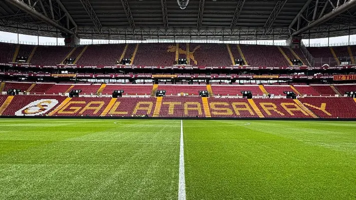 ¡Polémico! Adana Demirspor abandona partido ante Galatasaray por penal inexistente