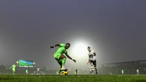 Bravos de Juárez y Pumas termina en conato de bronca en medio de tormenta de arena