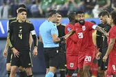 Penal en el México vs Panamá causa revuelo por diferente criterio ante Canadá