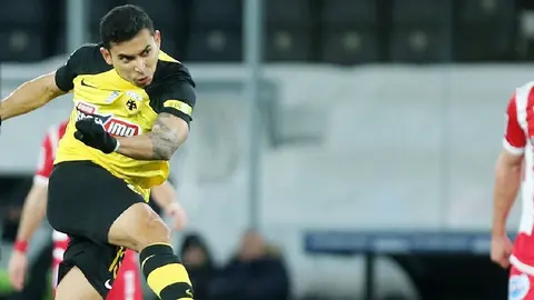 Orbelín Pineda se reencuentra con el gol en la Super Liga de Grecia