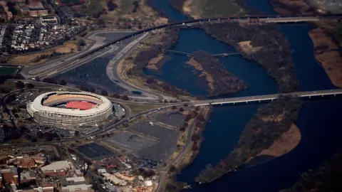 Los Commanders llegan a un acuerdo para regresar al equipo a Washington DC