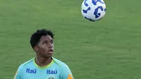 El joven jugador brasileño, Endrick, con miedo de no ir al Mundial 2026