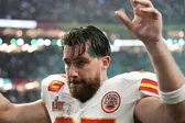 ¡No se va! Travis Kelce asegura que volverá una temporada más con los Chiefs