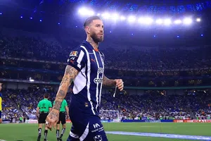 Sergio Ramos ‘abandona’ la Liga MX por ir con su esposa a festejar victoria de un reality